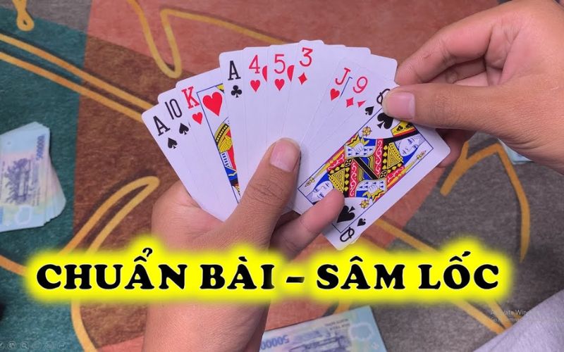 Người chơi đánh hết bài trước để giành chiến thắng trong Sâm Lốc
